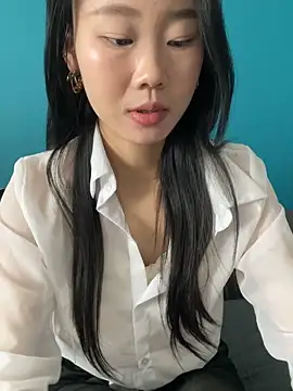 ZHJKS9988: онлайн-секс-чат