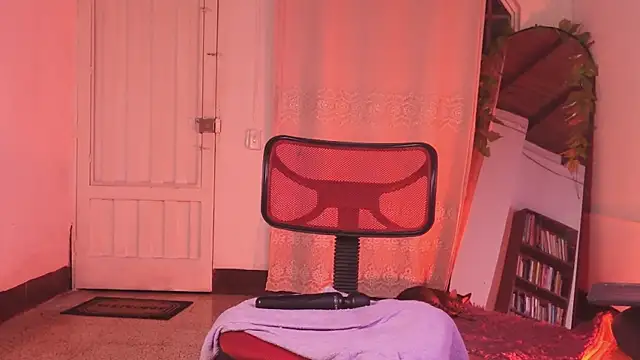 Miranditta 现场XXX聊天