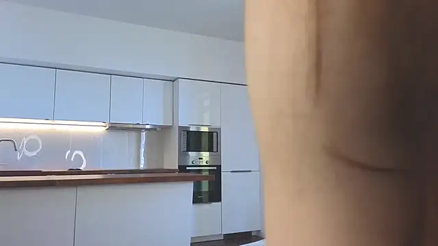 KellyAdderiy Show in webcam