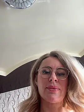 Tania201243 Webcamshow