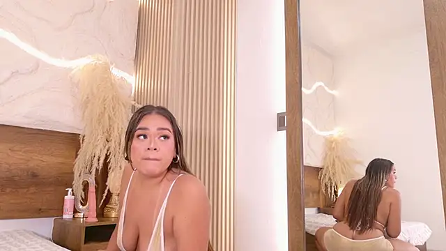 helena_bloom's Live XXX Chat