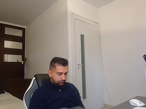 Show modela BryceReign na web-kameri