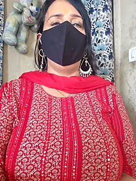 Pokazy przed kamerką – cute-tanvi