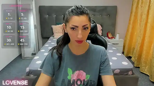 IlariaKent Chat XXX live