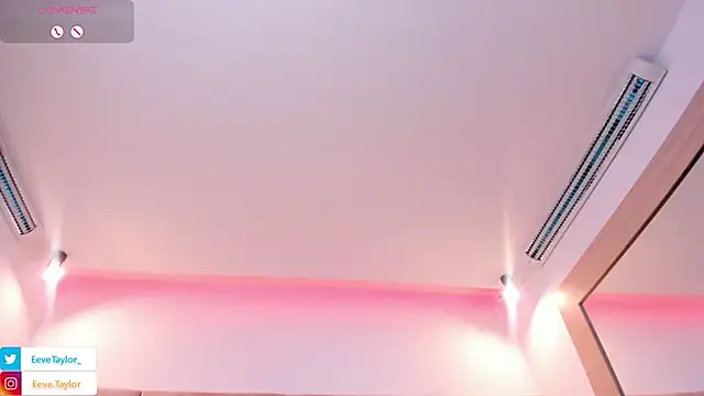 Chat +18 de Eevee_Taylor ao vivo