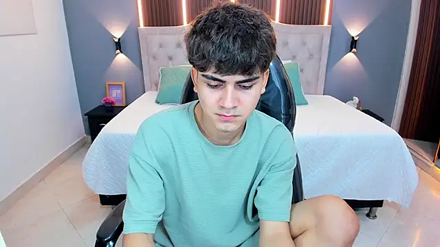 Živý XXX chat Tommy18__