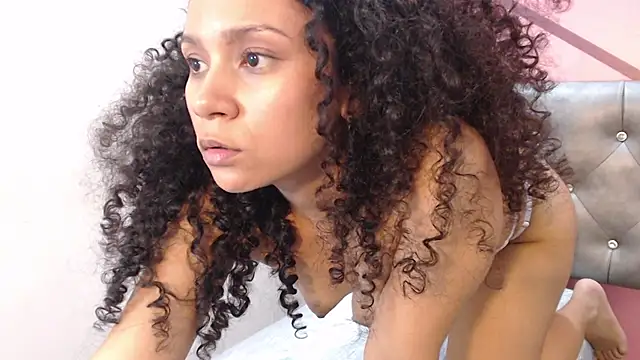 Živý XXX chat Little18Doll