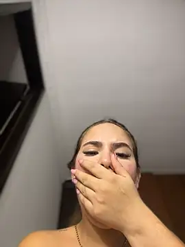 MiluRossee 现场XXX聊天