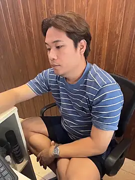 Titanryu: διαδικτυακό σόου στην κάμερα