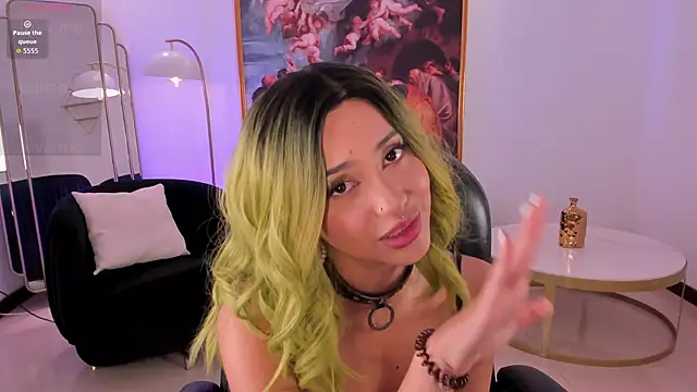 Chat +18 de KayraLanne ao vivo