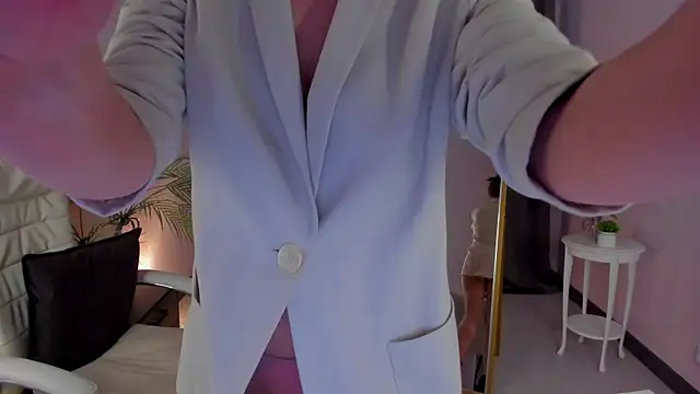 LeticiaRomano 现场XXX聊天