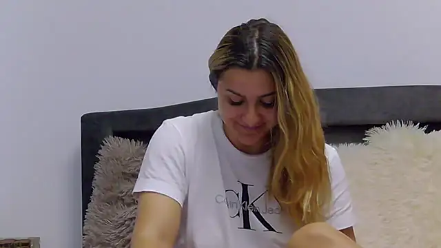 Chatroom XXX en direct de NicolePlay