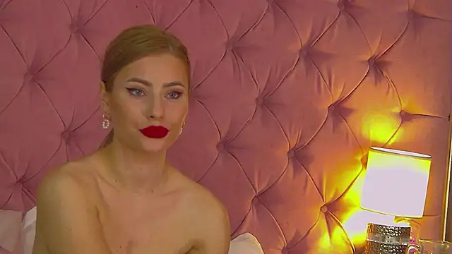 MisshaNight Webcam show