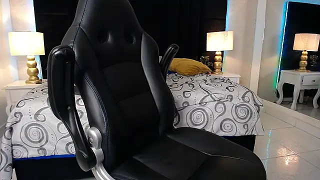 Živý XXX chat SkylerBigxxx