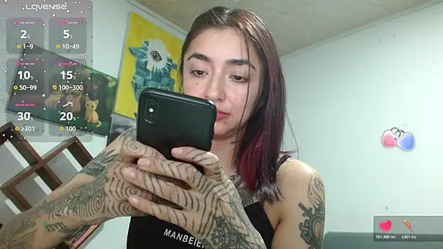 ZoeBakers_ Chat XXX in diretta