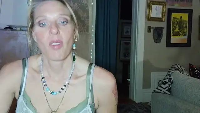 Glamazingn Live XXX chat