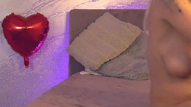 CassieMiles 라이브 XXX 채팅