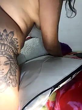 ebonysummer_ Adlı Modelin Canlı XXX Sohbeti