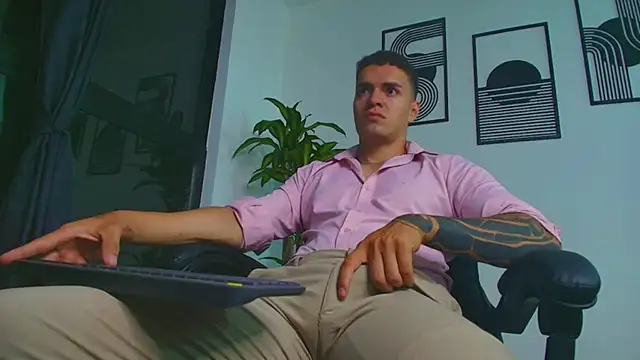 ALPHA_DOMINUS_ Live XXX Chat