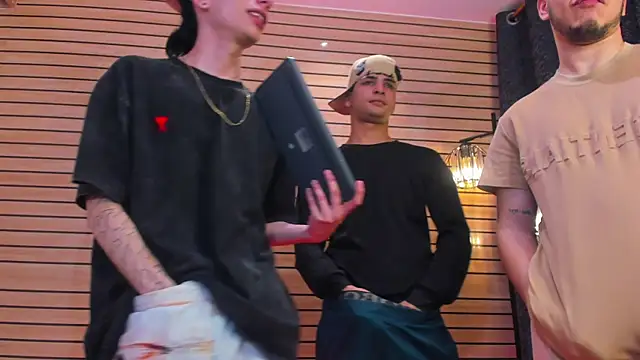 TheBatMansion – webcam-show