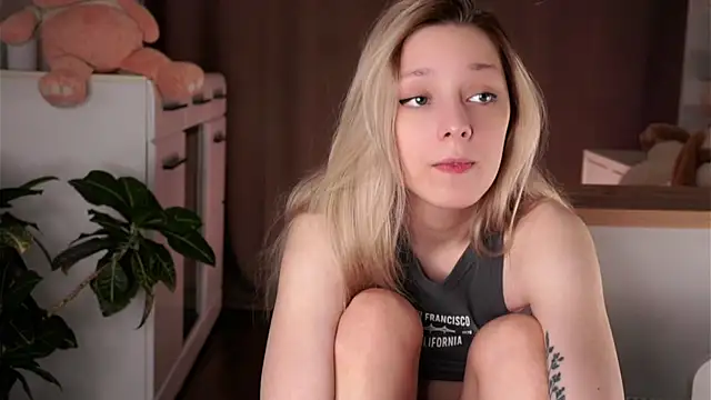 XXX chat uživo modela LeeryWonder