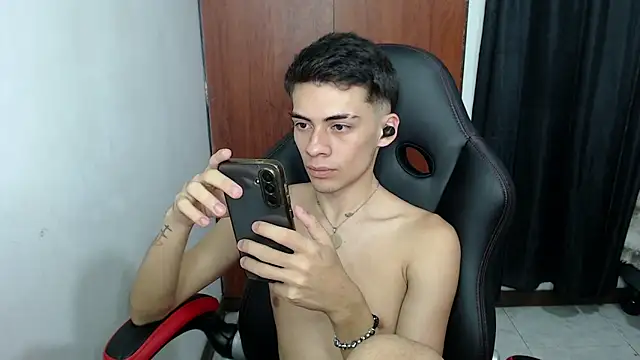 Hiso_kai élő XXX-chatje