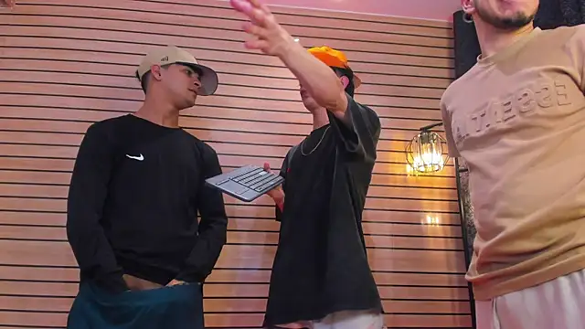 TheBatMansion's Webcam Show