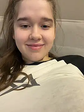 แชท XXX สดของ HornyGirlH