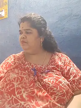 tamilthanushri Chat XXX in diretta