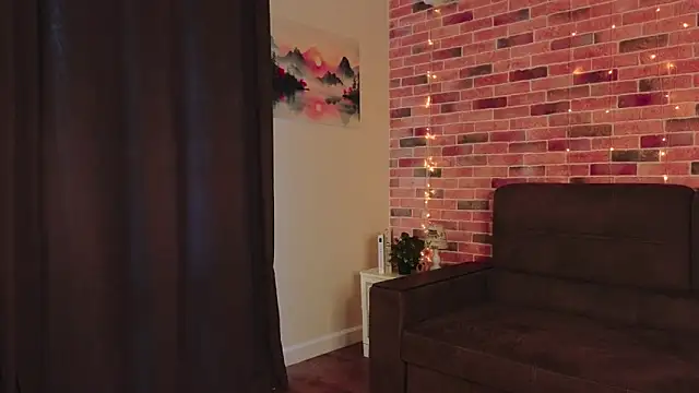 FoxFever Adlı Modelin Canlı XXX Sohbeti