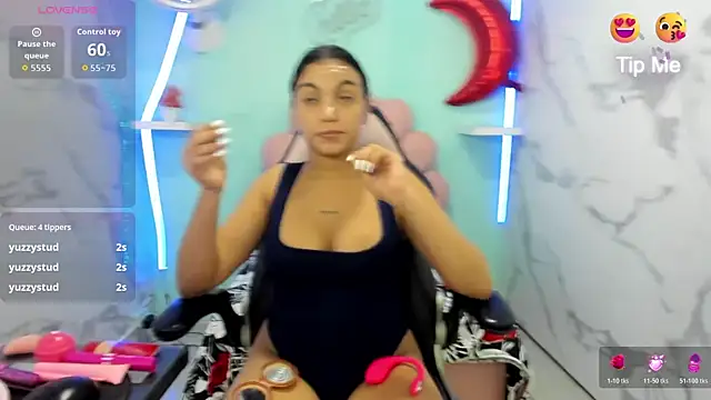 valeria_martinez19 Adlı Modelin Canlı XXX Sohbeti