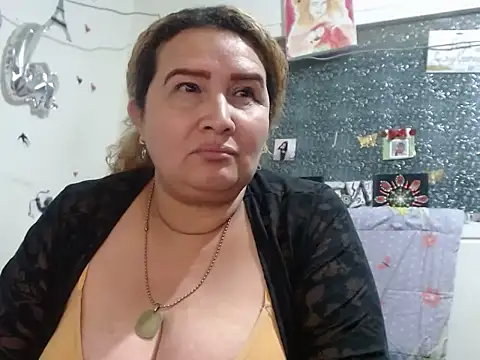 Perla1981-- – Naživo XXX chat