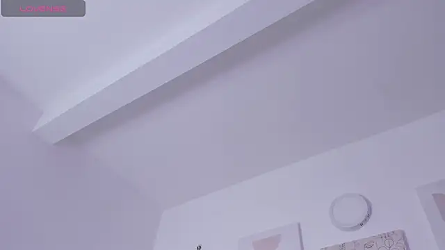 valy_shyness élő XXX-chatje