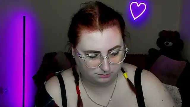 Alicia_love00 élő XXX-chatje