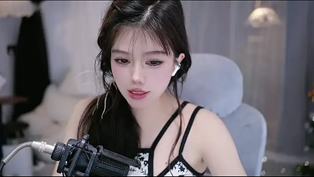 Cecily élő XXX-chatje