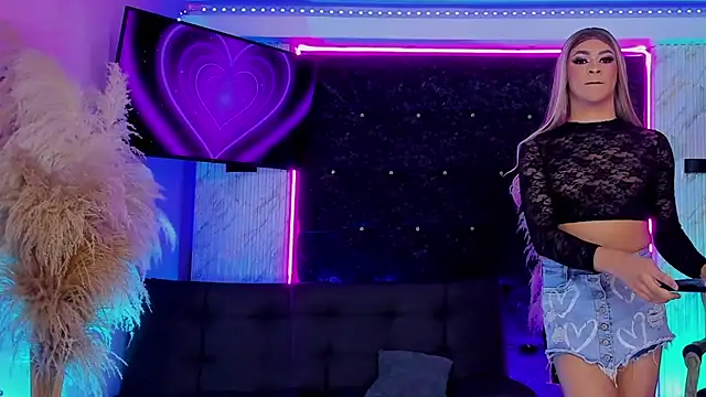 Queens_Wonders_Blonders' Live XXX Chat