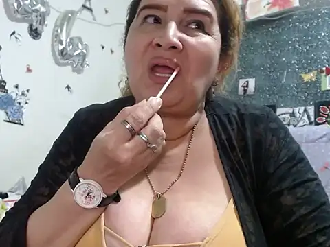 Perla1981--'s Live XXX Chat