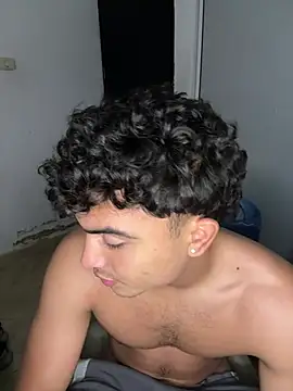 Mentriplex: διαδικτυακό σόου στην κάμερα