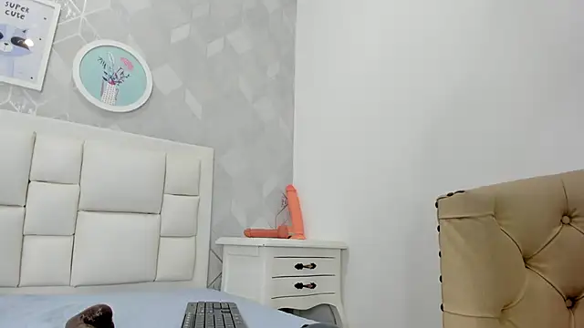 naia_cox's Live XXX Chat