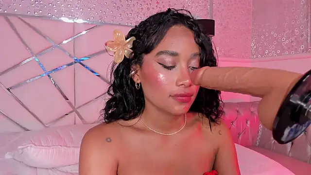 Horny_Brunette_'s Live XXX Chat