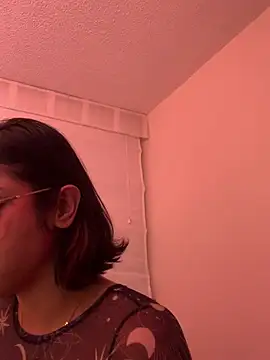 XXX chat uživo modela LilithMonette