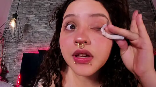 Suxan_White_ élő XXX-chatje