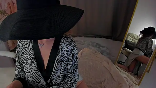 LeticiaRomano Live XXX-chat