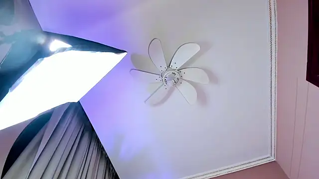 NoraDasilva élő XXX-chatje