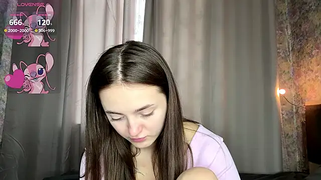 Chatroom XXX en direct de LoraDavi