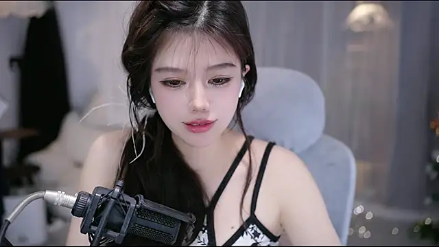 CecilyのライブXXXチャット