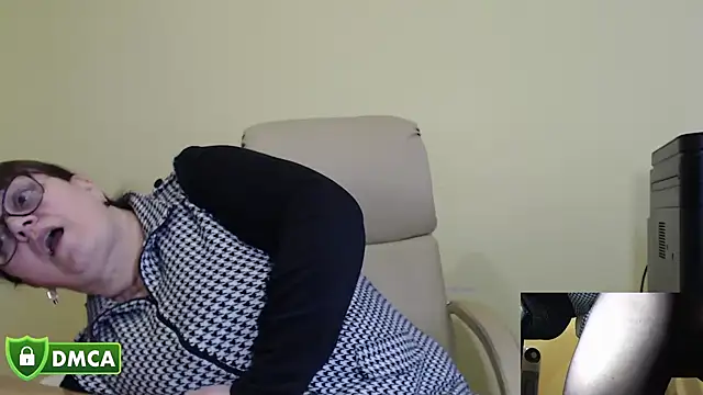 Show modela BrandiOhNight na web-kameri