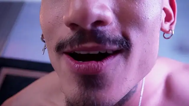 Dark_Eros_ élő XXX-chatje