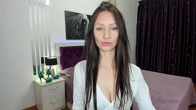 NikaHoney Adlı Modelin Canlı XXX Sohbeti