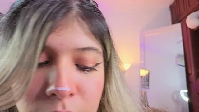 NATAASHA___のライブXXXチャット